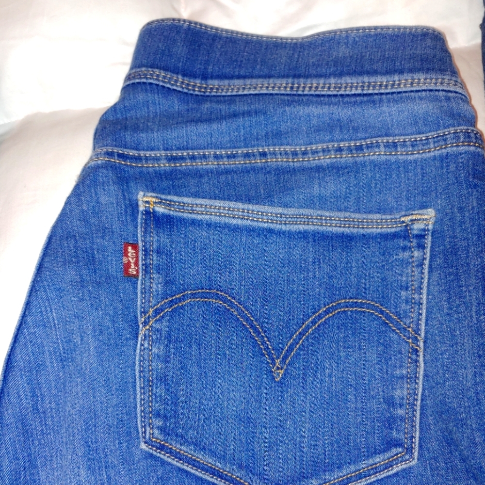 Women's Levi's & jesns